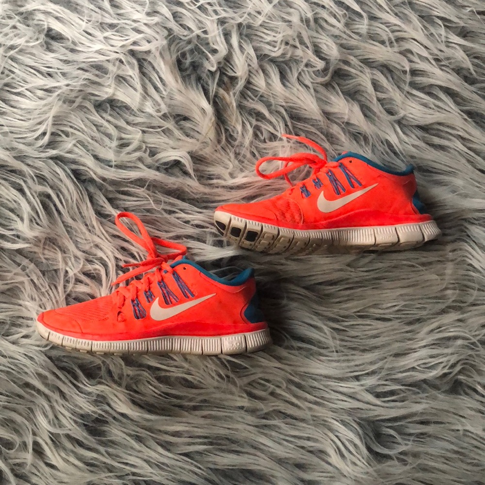 Nike free runs 5.0